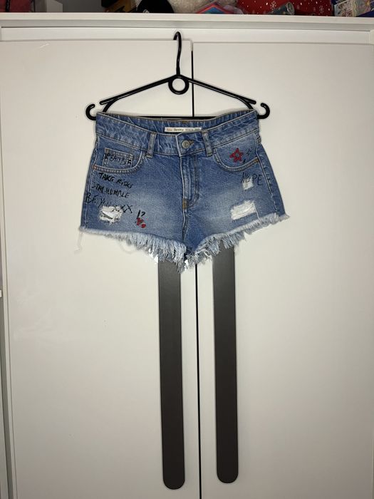 Krótkie spodenki dzinsowe bershka
