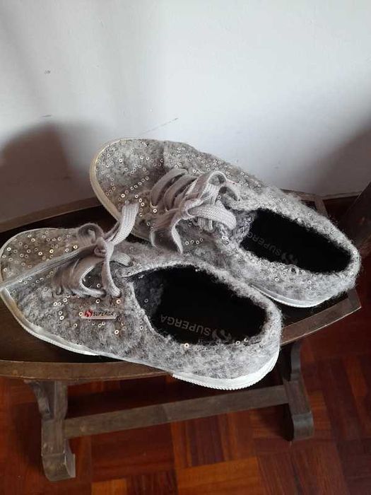Sapatilha Cinza com lantejoulas