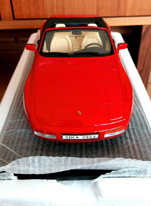 Porsche 944 S2 Cabriolet 1989 Escala 1:18 GT Spirit