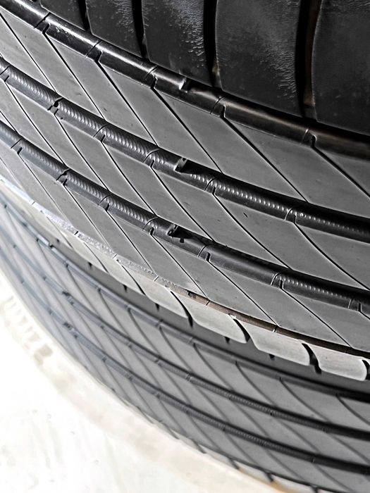 Pneus Michelin Primacy 4 - 235/45/17 - Excelentes