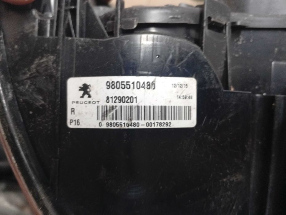 farolim tras esq peugeot 3008 I