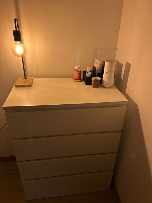 Cômoda de 4 gavetas/Drawer