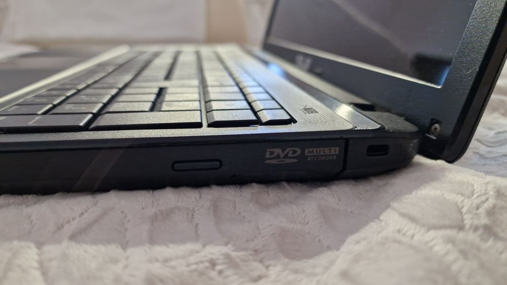 Computador Portátil Asus [X55U]