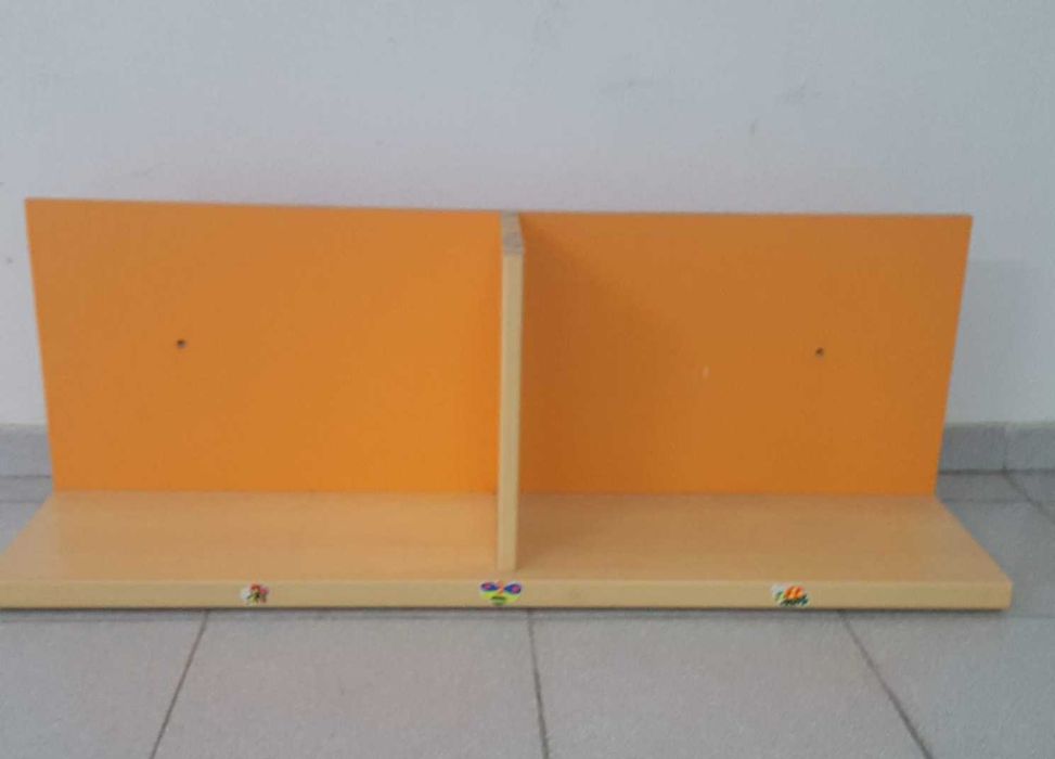 Prateleiras em madeira