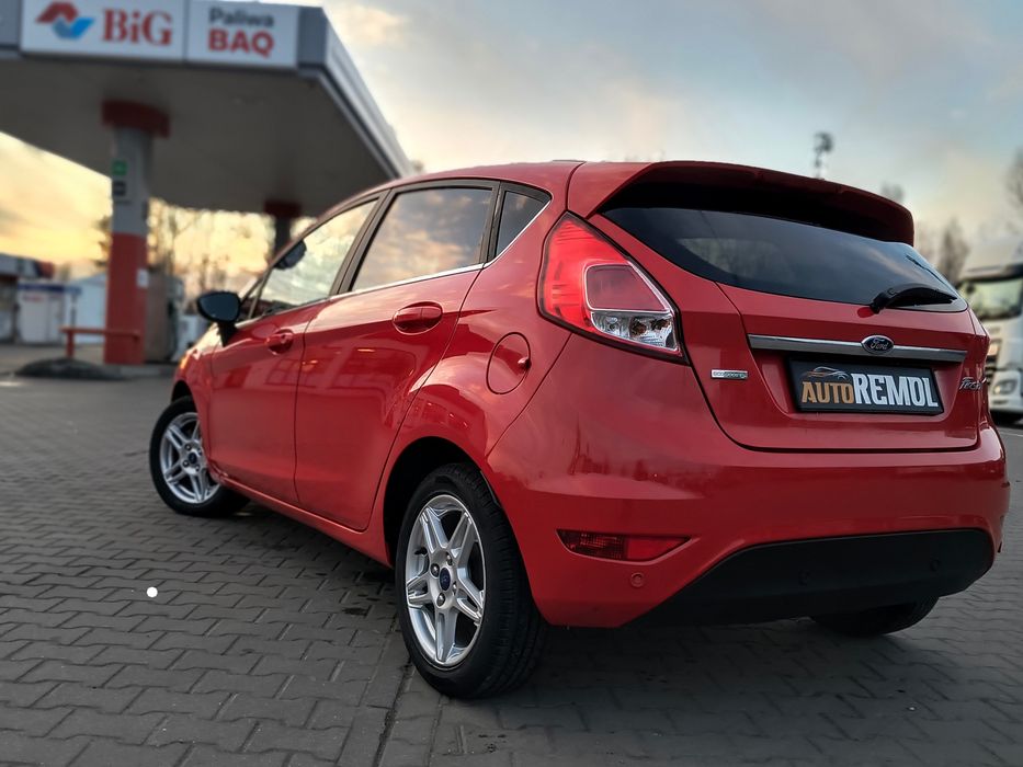 Ford Fiesta 2015r,benzyna,bardzo ładny,