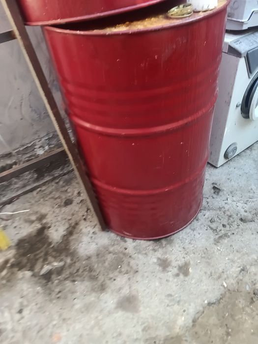 Бочки 200 литров.