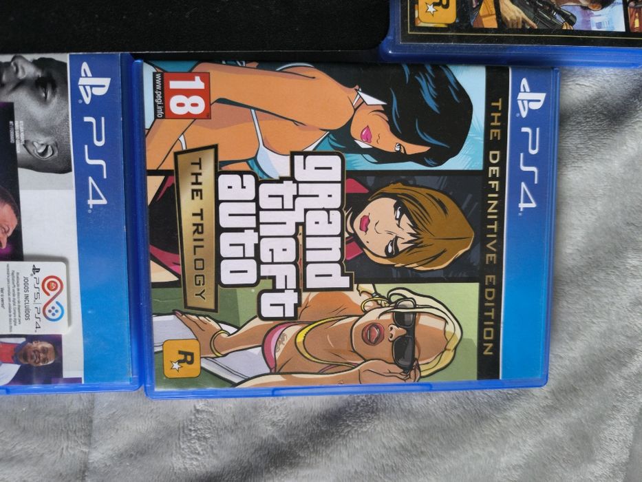 PlayStation 4 como nova