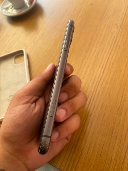 Iphone 11 - 100€