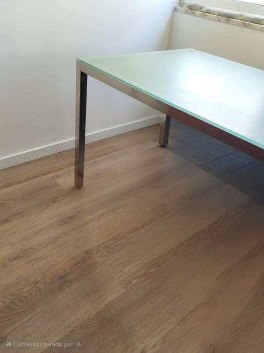 Mesa inox e vidro fosco