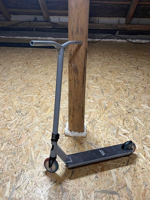 Hulajnoga wyczynowa Lucky Cody Flom