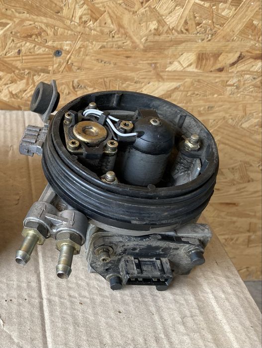 Дроссельная заслонка моноинжектор Bosch Peugeot 106 205 309 Citron ZX