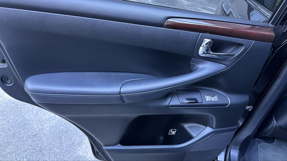 Продам Lexus LX 570 2012  року випуску