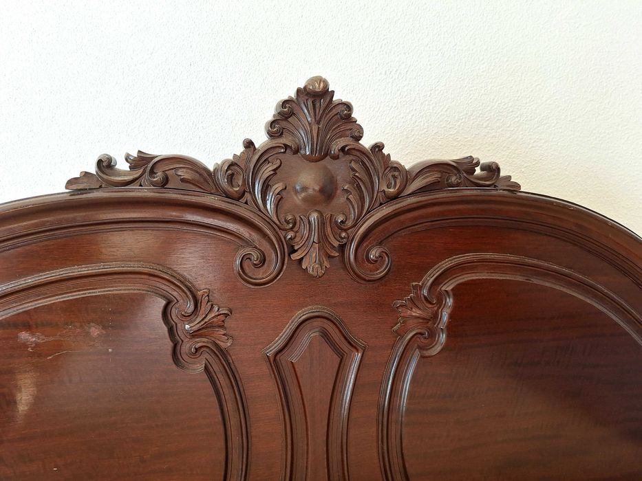 Cama de Casal Madeira Maçica Vintage em ótimo estado