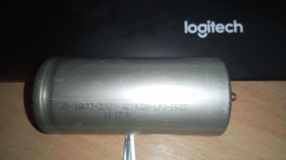 Акумулятори 32700 LiFePo4 3.2v с резьбой