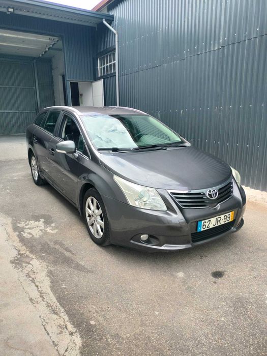 Toyota Avensis T27 2010