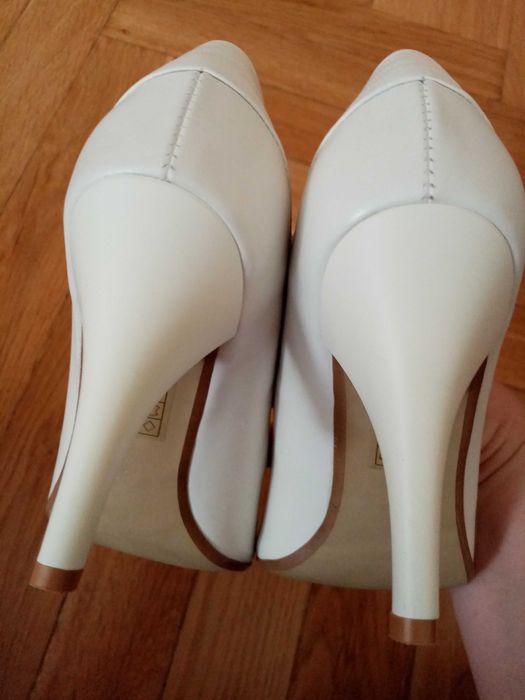 Nowe buty szpilki ślubne ecri rozmiar 36 ślubne skóra naturalna emis