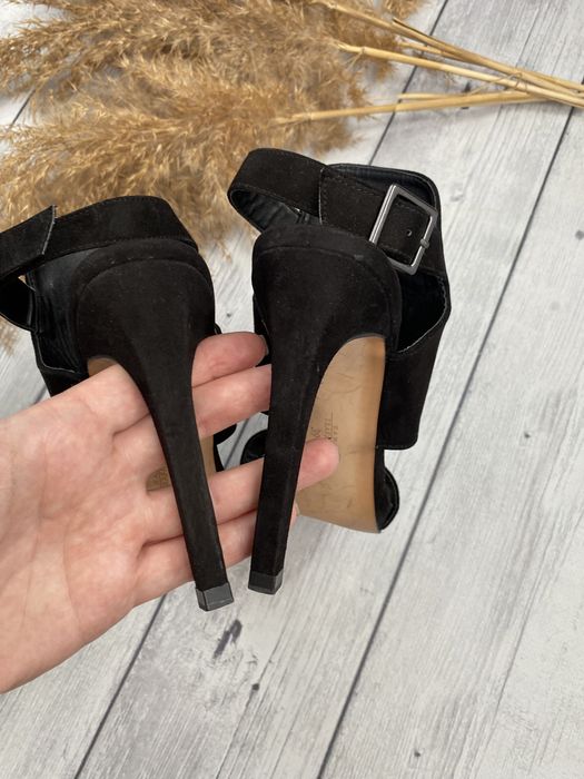 Красивые, оригинальные нарядные босоножки Zara размер 38,5-39,