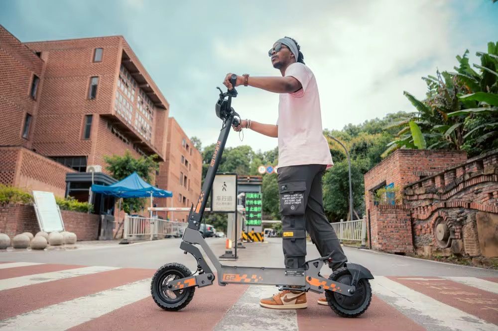 Продам Электросамокат Kukirin G2 800w  2025 новые