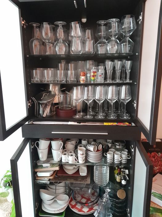 Móvel vitrine/louceiro ikea