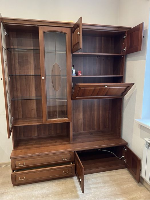 Сервант Італійський