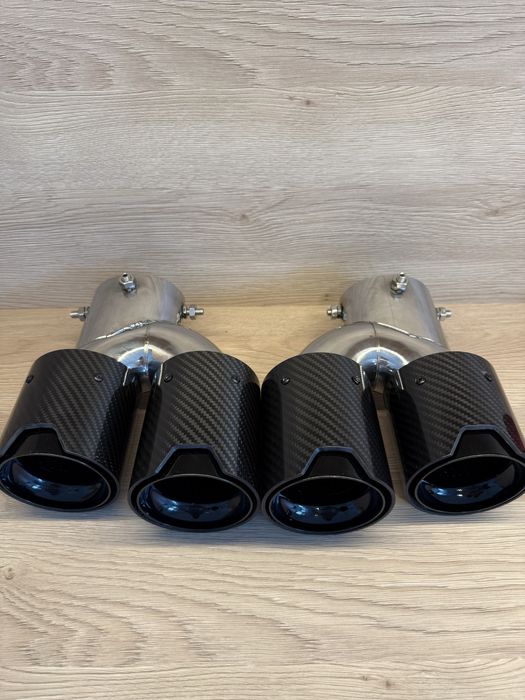Karbonowa końcówka wydechu BMW