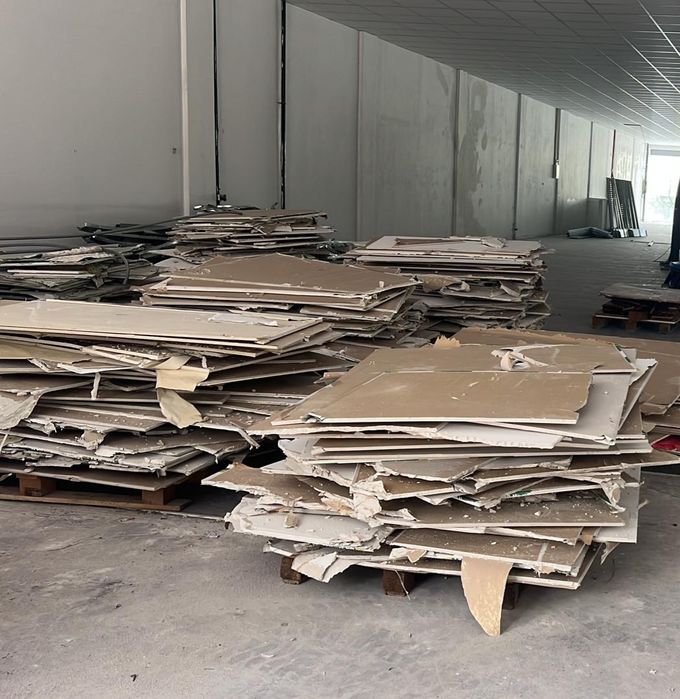 DEMOLIÇÕES e LIMPEZAS em terrenos, arrecadações, sótãos e armazéns