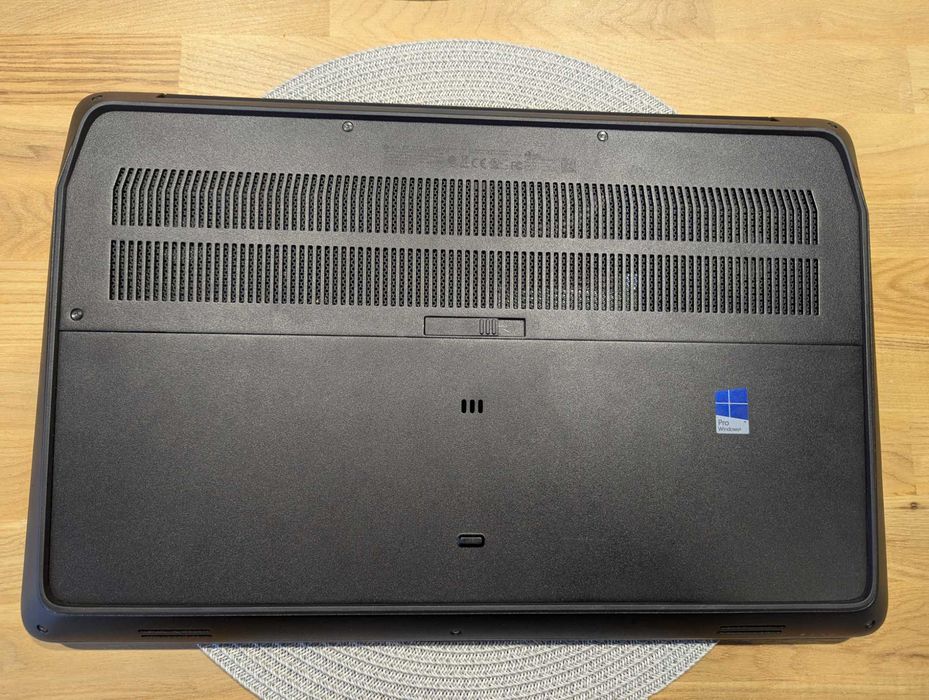 HP ZBOOK 17 G4/FHD IPS/i7-7700hq/P3000 6gb/16Gb ddr4/256m2/win