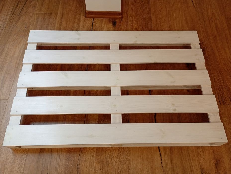 Paleta sosnowa biała