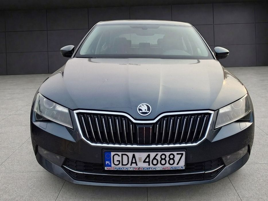 Skoda Superb DSG 190 KM  Atrakcyjny wygląd