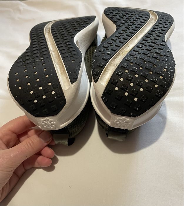 Кроссовки NIKE оригинал беговые хаки зеленые