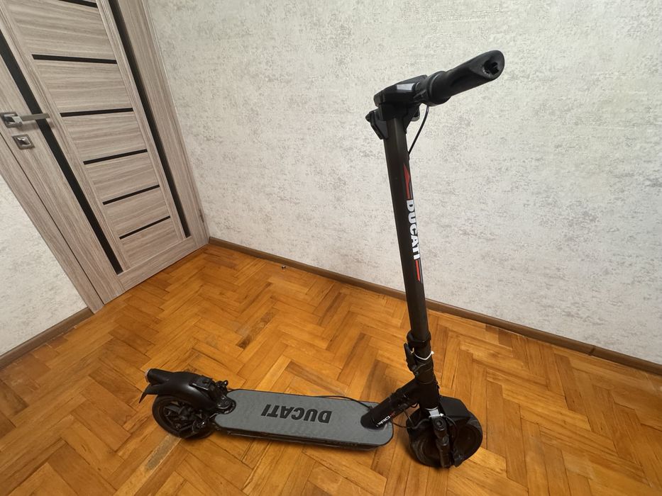 Електросамокат Ducati Pro-II — 1178 км