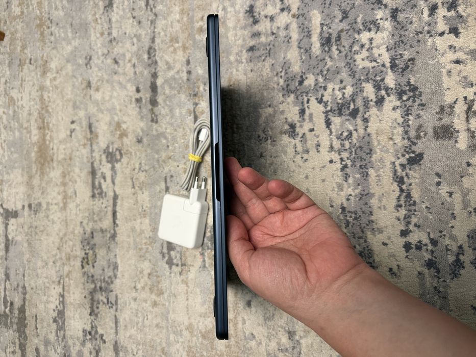 MacBook Air 2022 M2 8/256gb