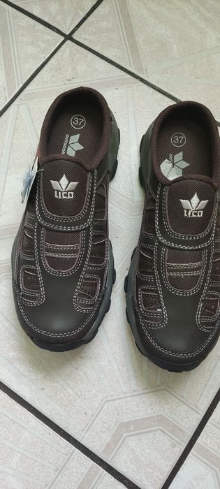 Buty damskie z niską piętą 37