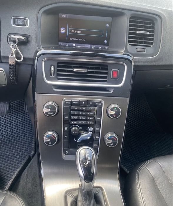 Volvo S60 2013 рест