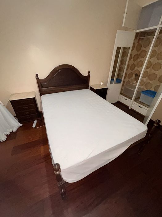 Cama em madeira