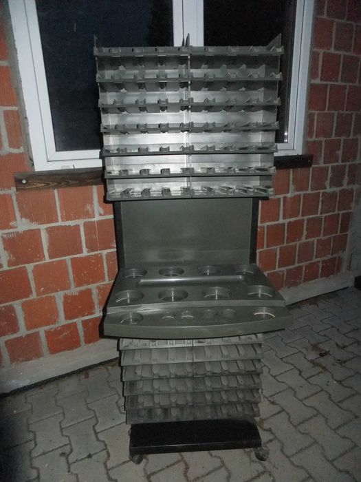 Regał szafka pomocnik fryzjerski na kółkach do przechowywania farb