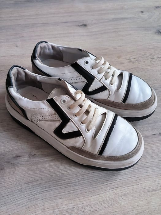 Кросівки шкіряні 37р.