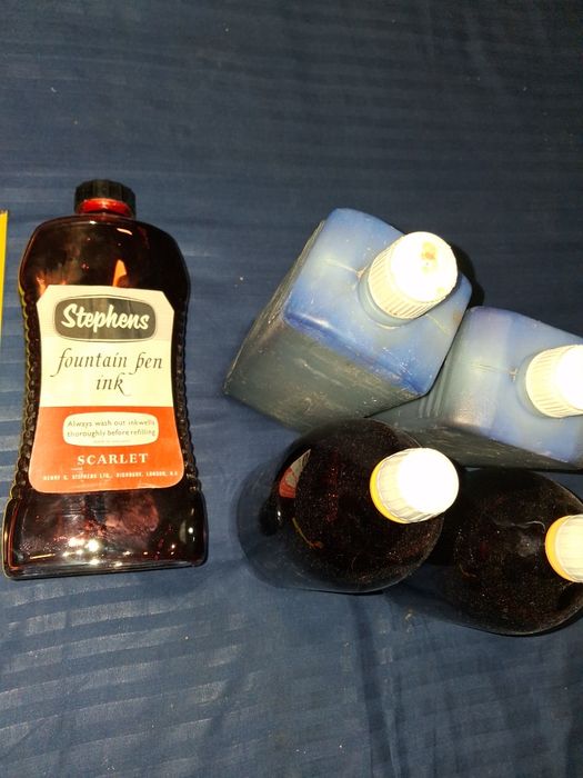 Vendo tinta permanente antigo stock  ,100 euro tudo