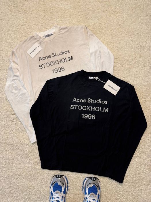 Лонги "Acne Studios" очень хорошее качество,размеры есть все