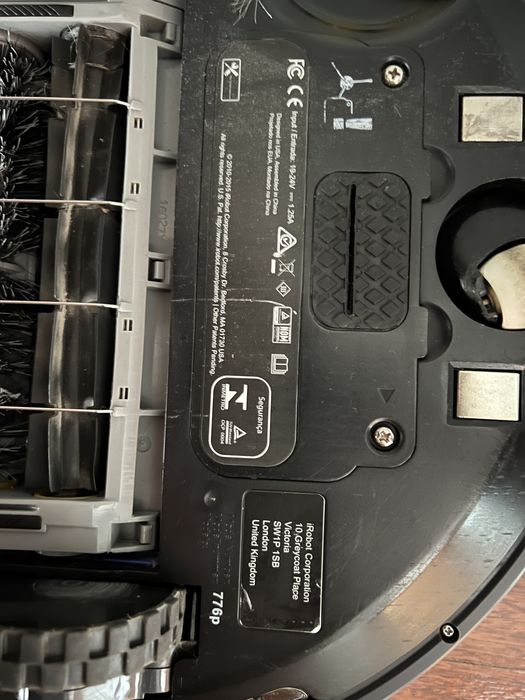 Robot Roomba 776P Vacuum Cleaning Robot