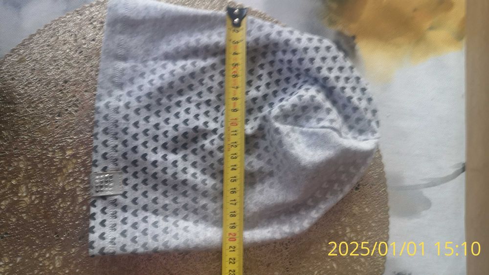 Nowa czapka szara w serduszka