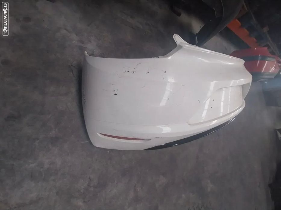 Para-choques tras volkswagen sirocco ano 2011