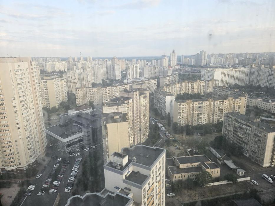 Продажа б/к 5 к.дворівневої кв. 175,5 кв.м. по вул. А.Ахматової, 13-Д