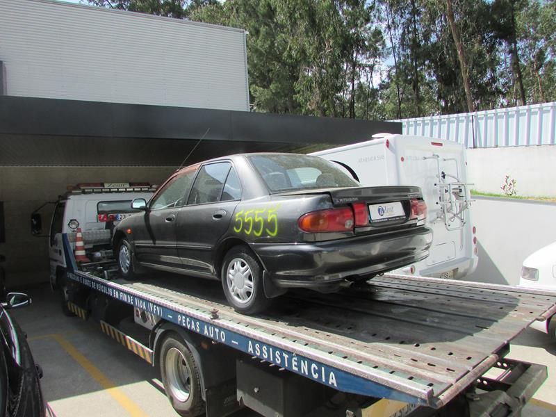 Mitsubishi Lancer 1,3 (75cv) de 1996 - Peças Usadas (5555)