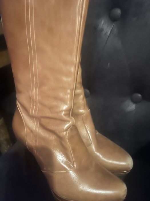 Botas de cano alto em pele