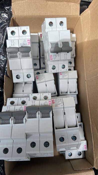 Захист для сонячних панелей 600-1000 v DC