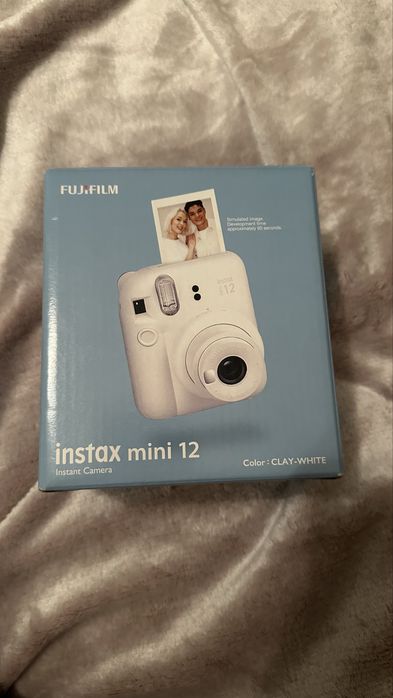 Фотоапарат instax mini 12