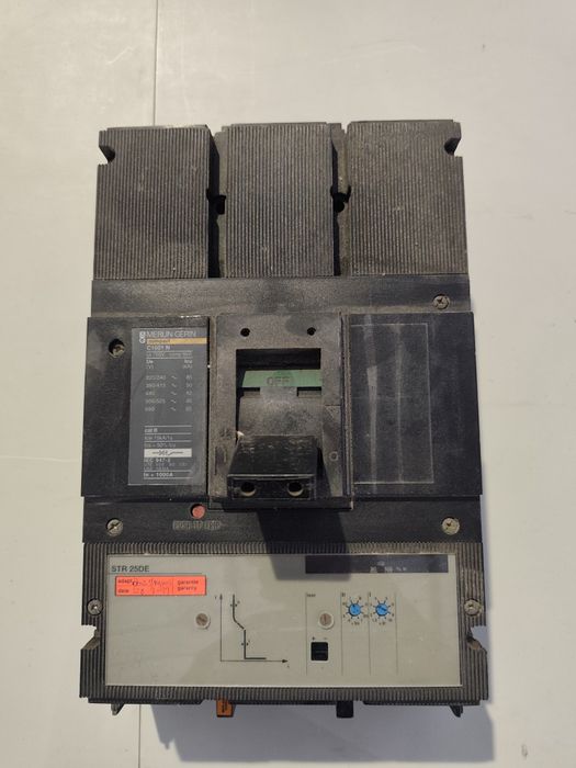 Disjuntor Industrial Merlin Gerin Compact C1001 N 1000A c/ STR 25DE