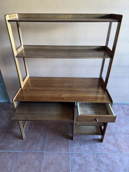 Secretária de Madeira