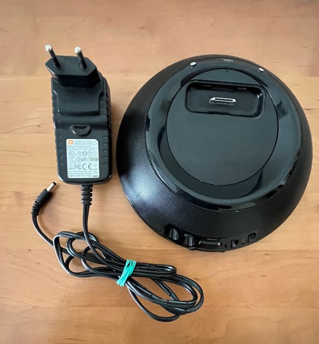 JBL colunas e carregador telemóvel,bluetooth